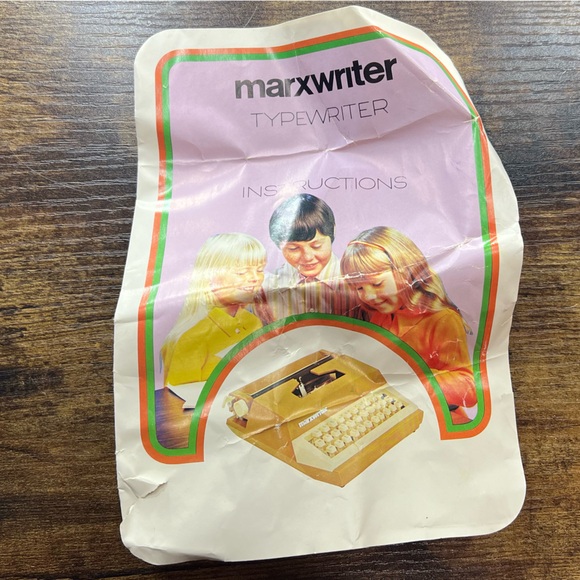 Vintage MARXWRITER Typewriter - Picture 11 of 16